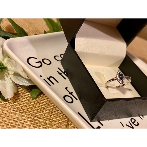 Two Beautiful Unique Rings - Picture 4 of 8